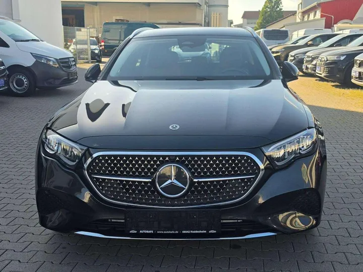 Mercedes-Benz E 220