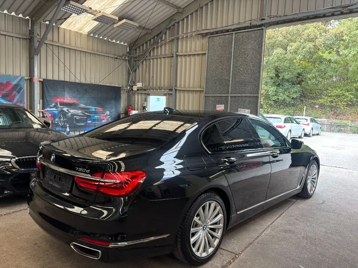 BMW 730