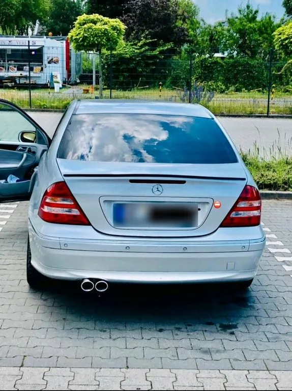 Mercedes-Benz C 230