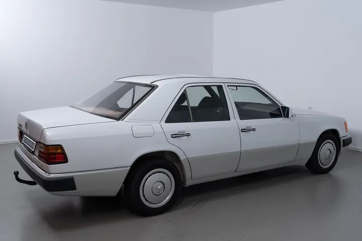 Mercedes-Benz 250
