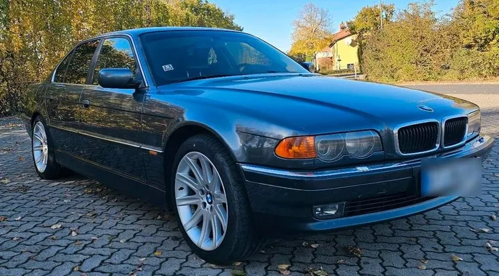 BMW 730