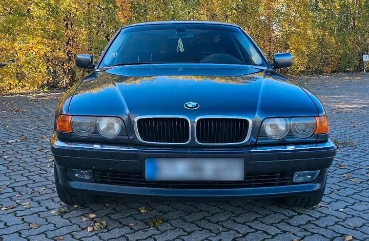 BMW 730