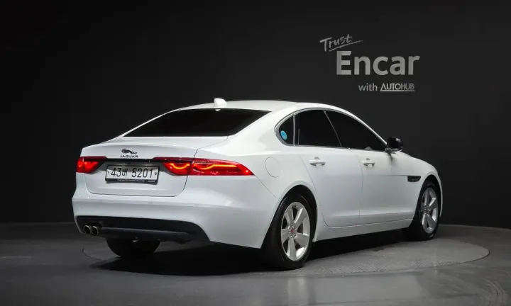 Jaguar XF
