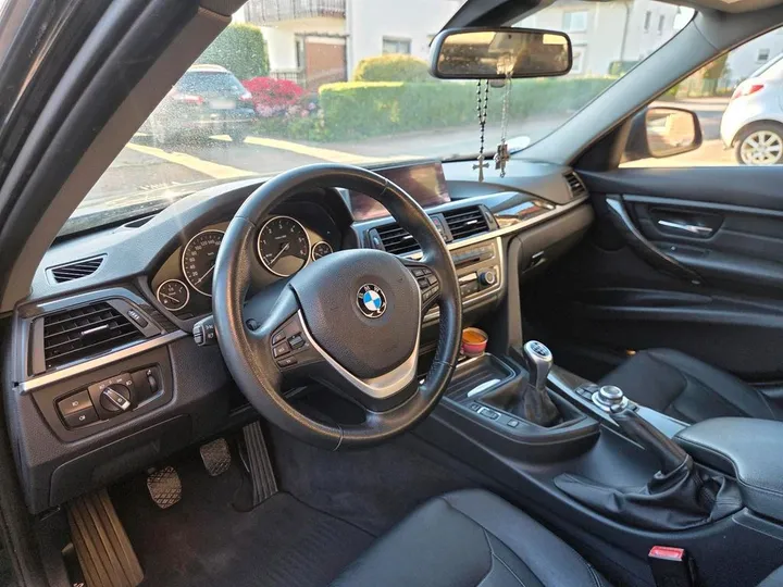 BMW 320
