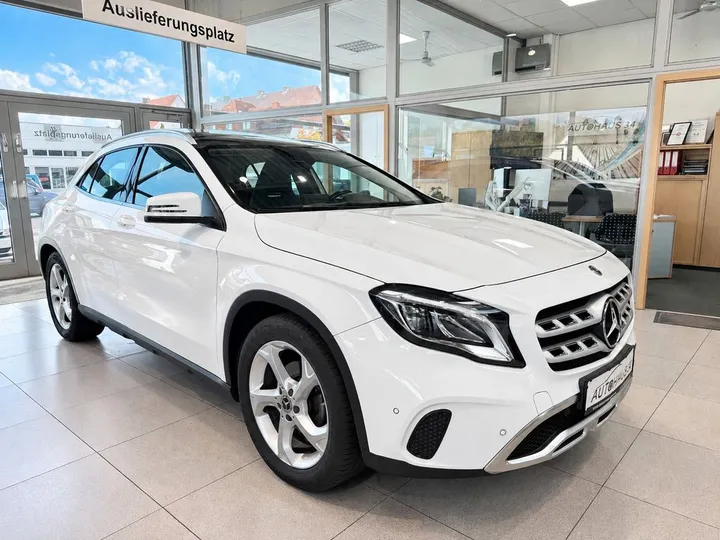 Mercedes-Benz GLA 200