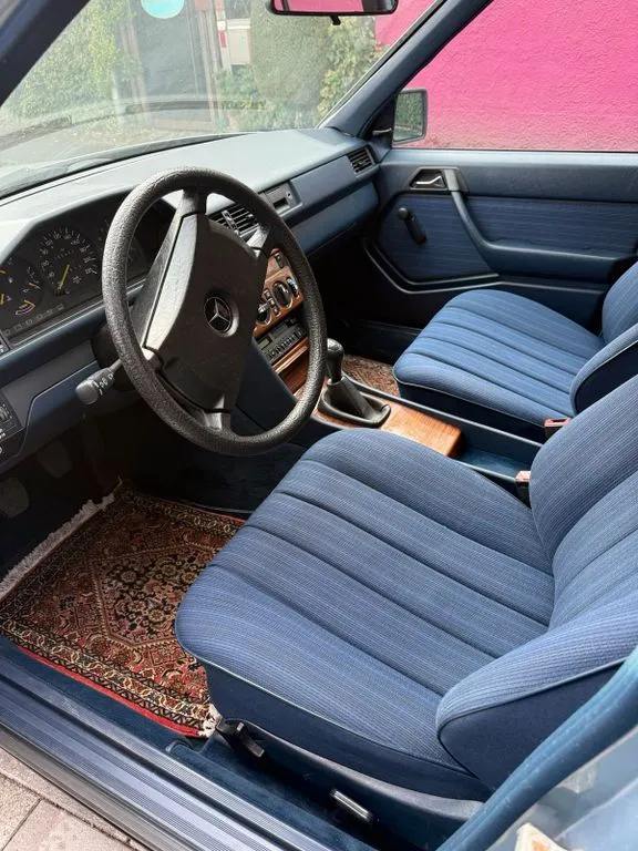Mercedes-Benz 200