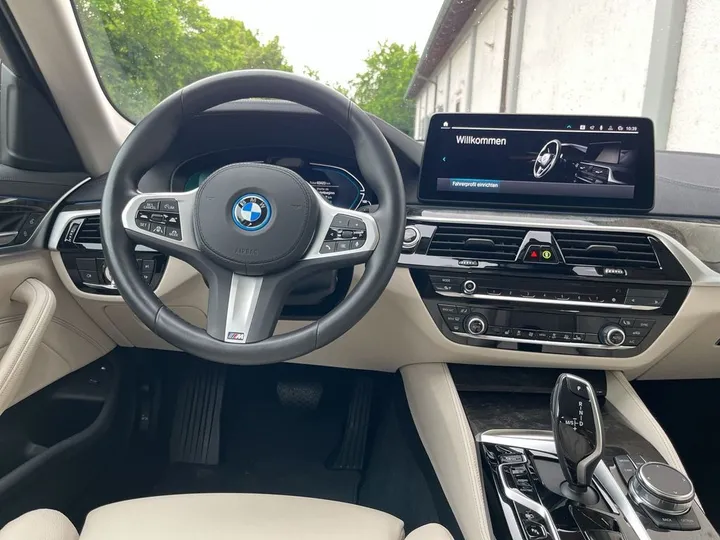 BMW 530