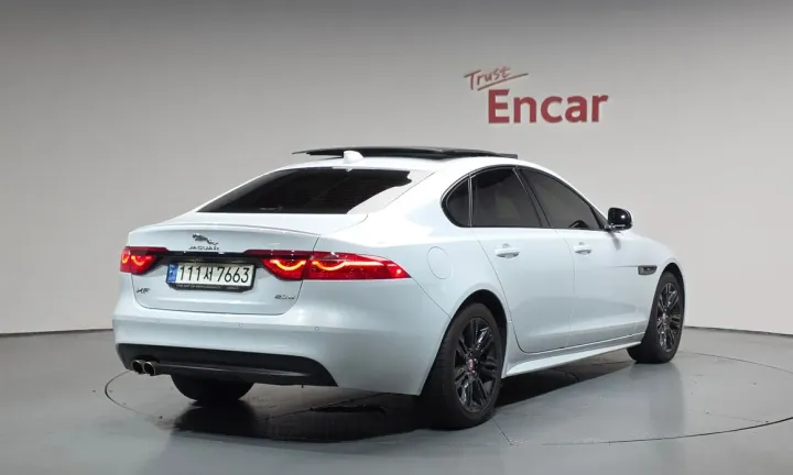 Jaguar XF