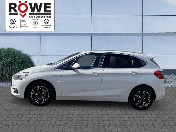 BMW 218