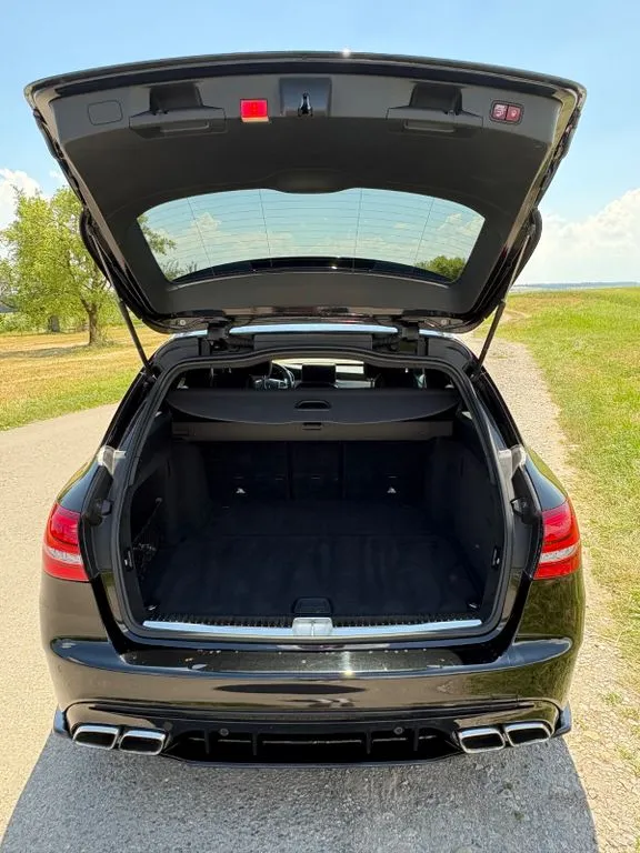 Mercedes-Benz C 63 AMG