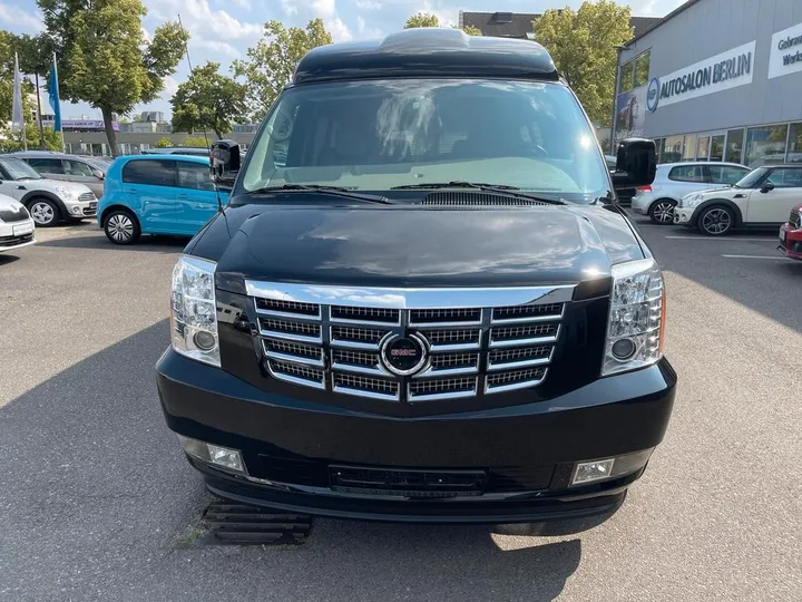 GMC Savana