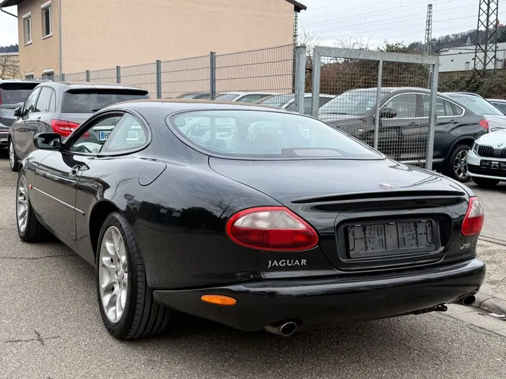 Jaguar XKR