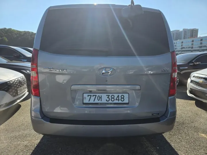 Hyundai Starex