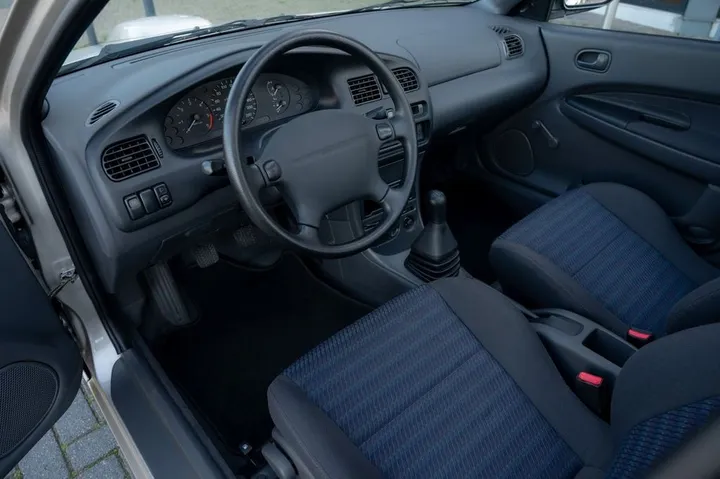 Mazda 323