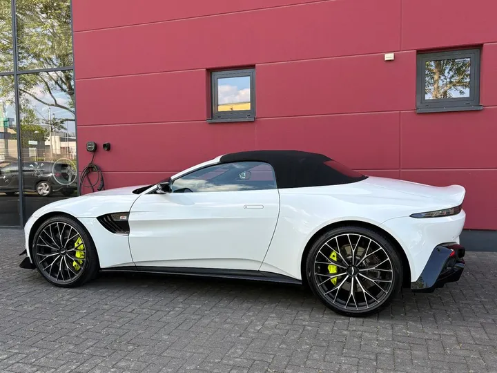 Aston Martin V8 Vantage