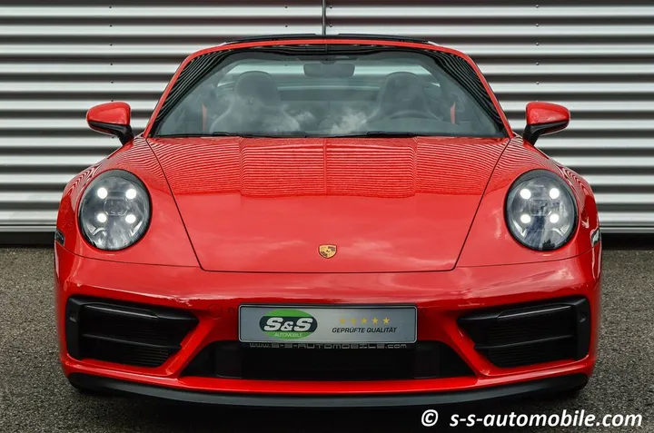 Porsche 992