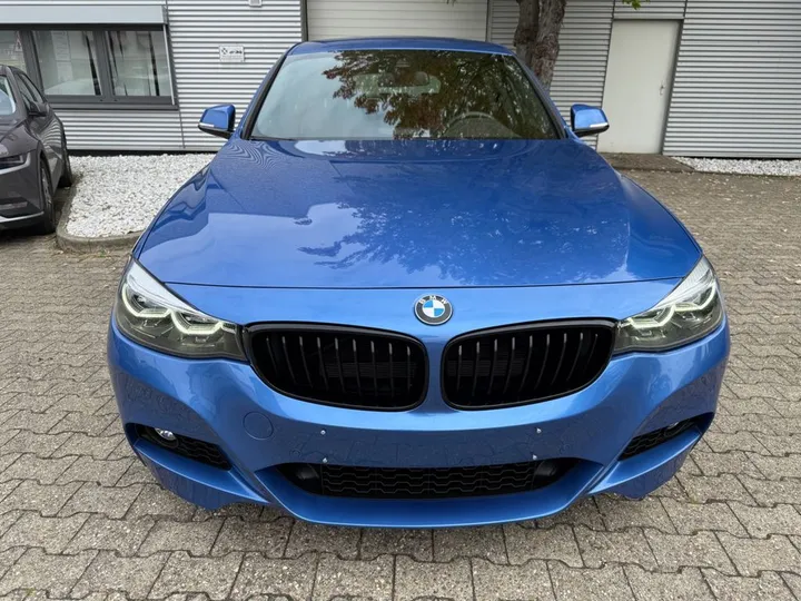 BMW 330 Gran Turismo