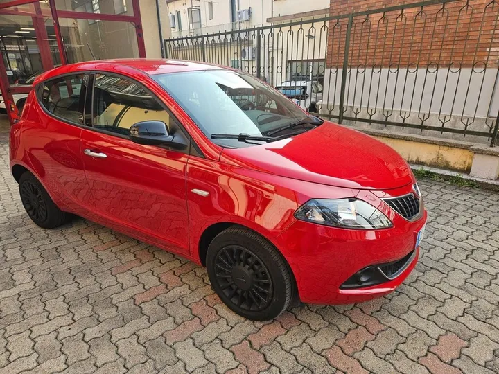 Lancia Ypsilon