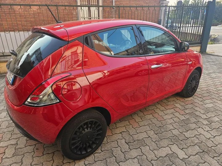 Lancia Ypsilon