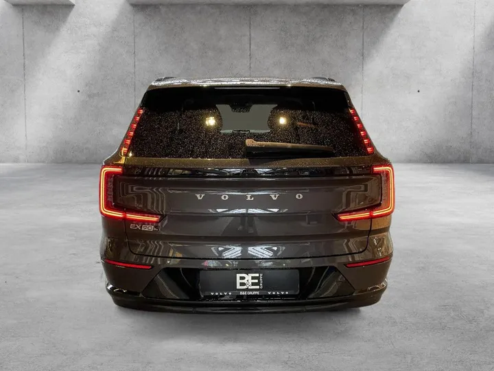 Volvo EX90