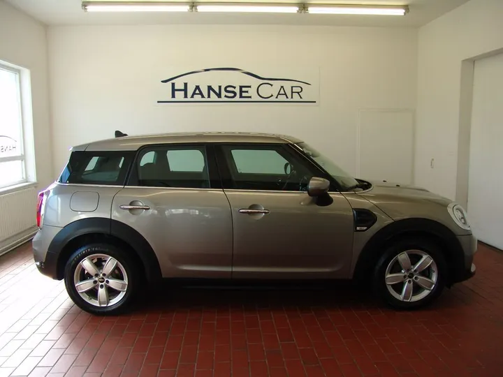 MINI One Countryman