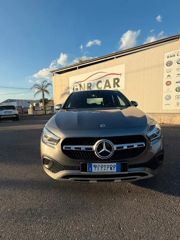 Mercedes-Benz GLA 200