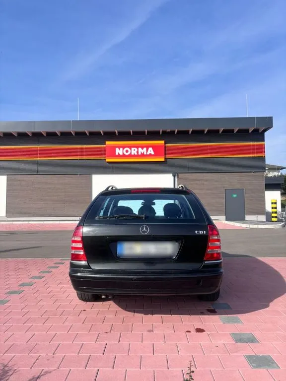 Mercedes-Benz C 220