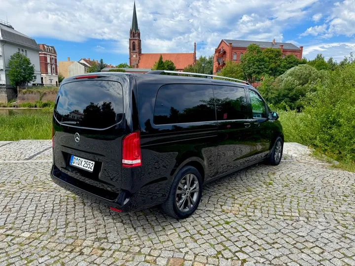 Mercedes-Benz V 250