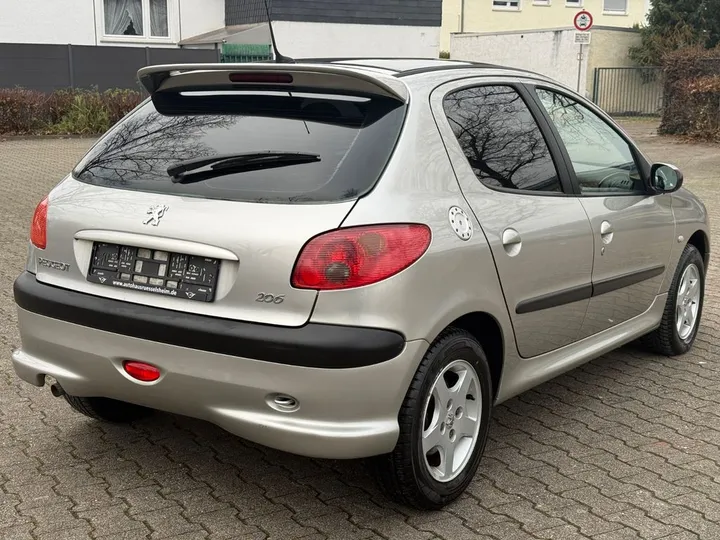 Peugeot 206