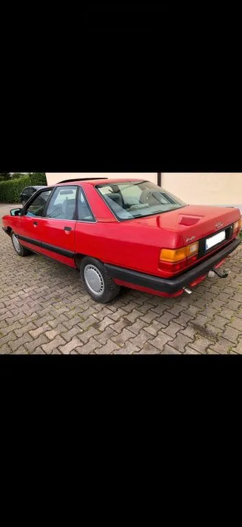 Audi 100