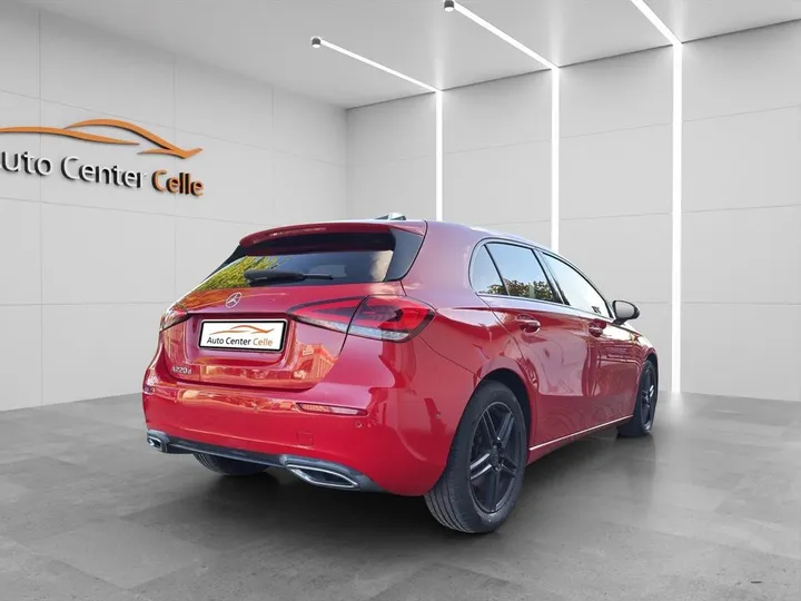 Mercedes-Benz A 220