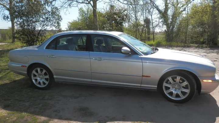 Jaguar XJ8