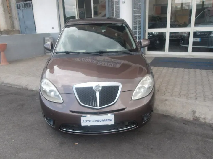 Lancia Ypsilon