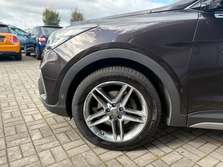 Hyundai Grand Santa Fe