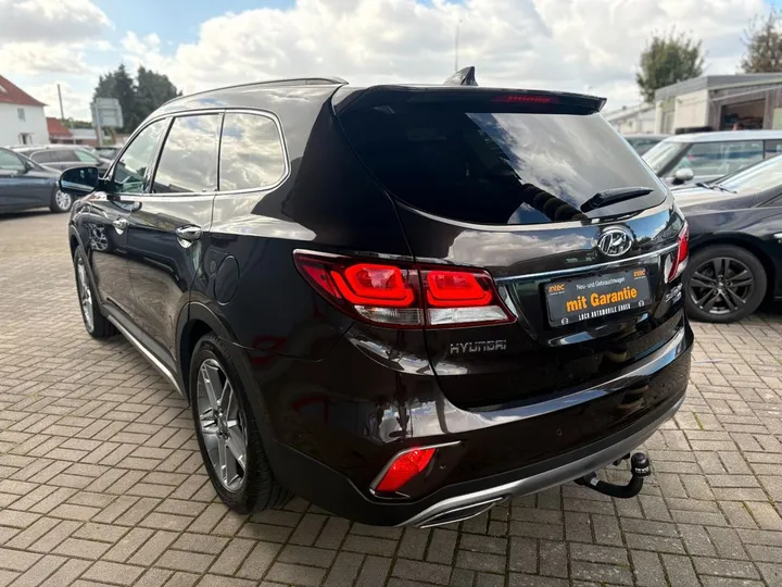 Hyundai Grand Santa Fe