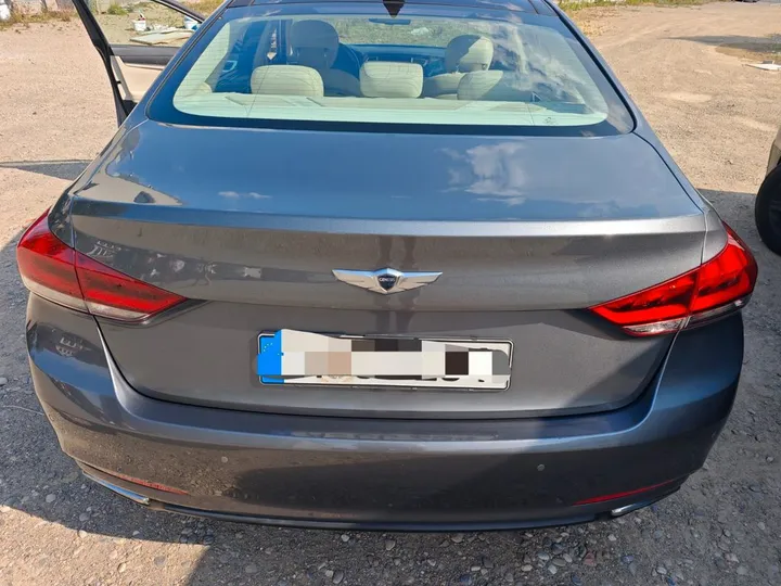 Hyundai Genesis