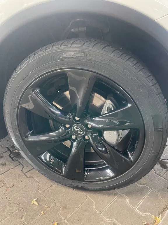 Infiniti QX70