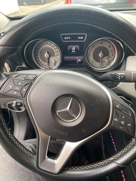 Mercedes-Benz GLA 200