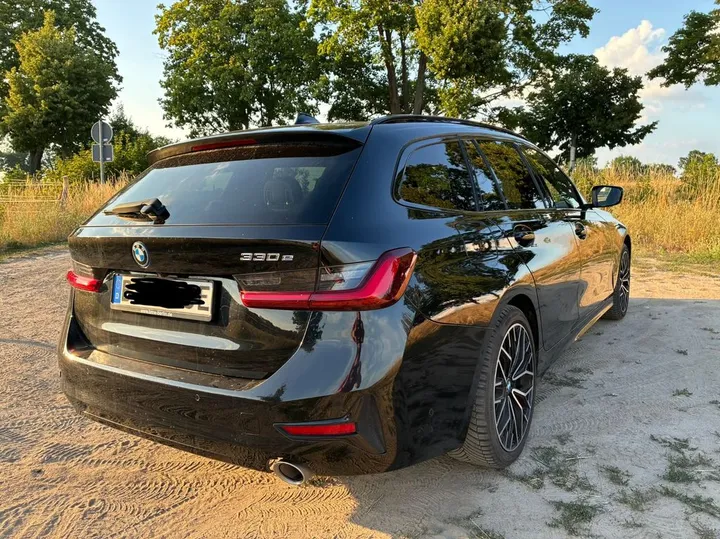 BMW 330