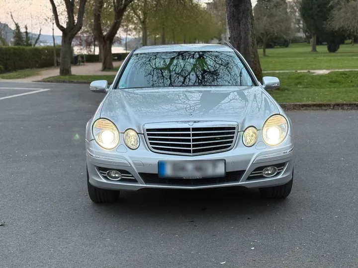 Mercedes-Benz E 220