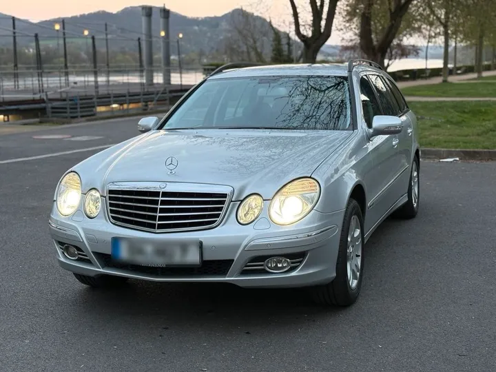 Mercedes-Benz E 220
