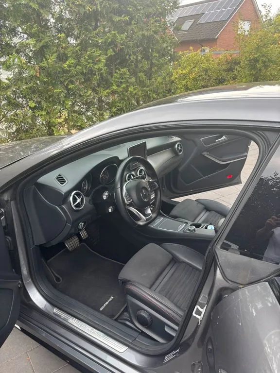 Mercedes-Benz CLA 250