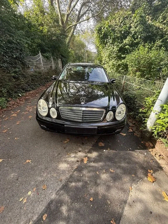 Mercedes-Benz E 220