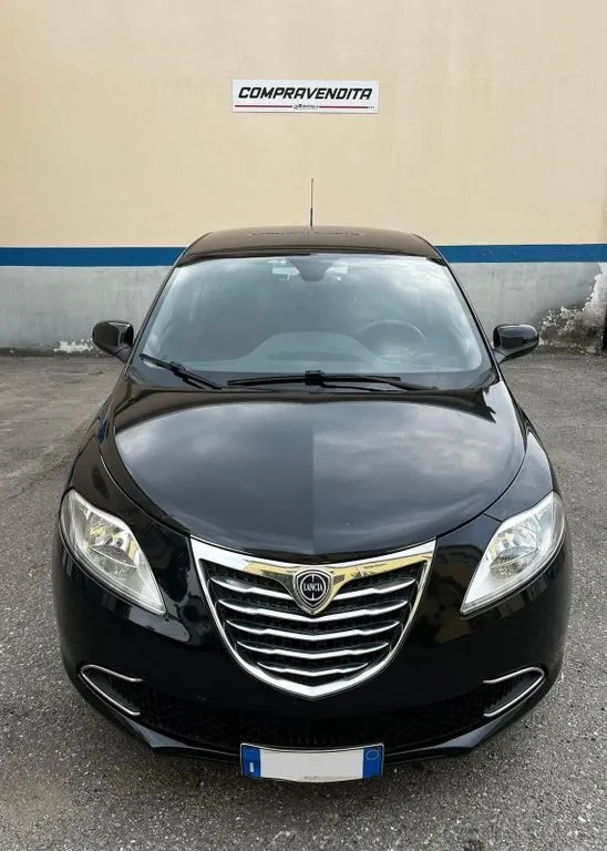 Lancia Ypsilon