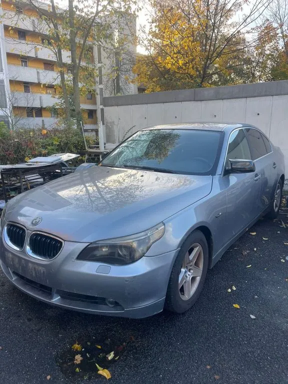 BMW 525