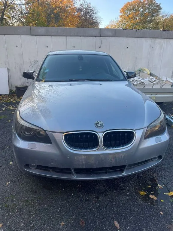 BMW 525