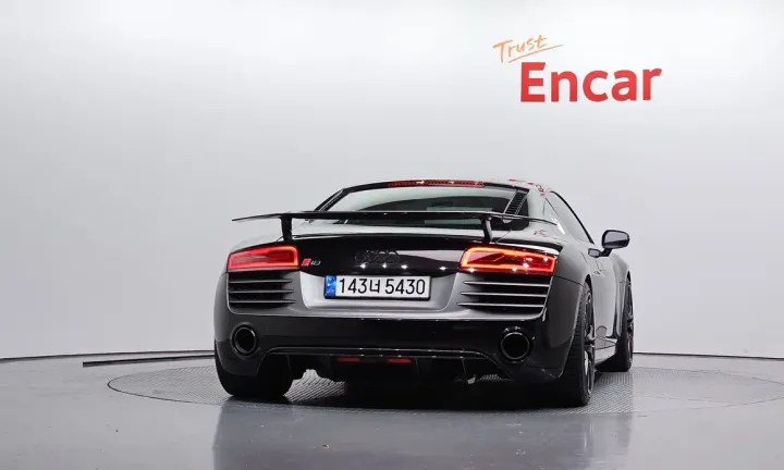 Audi R8