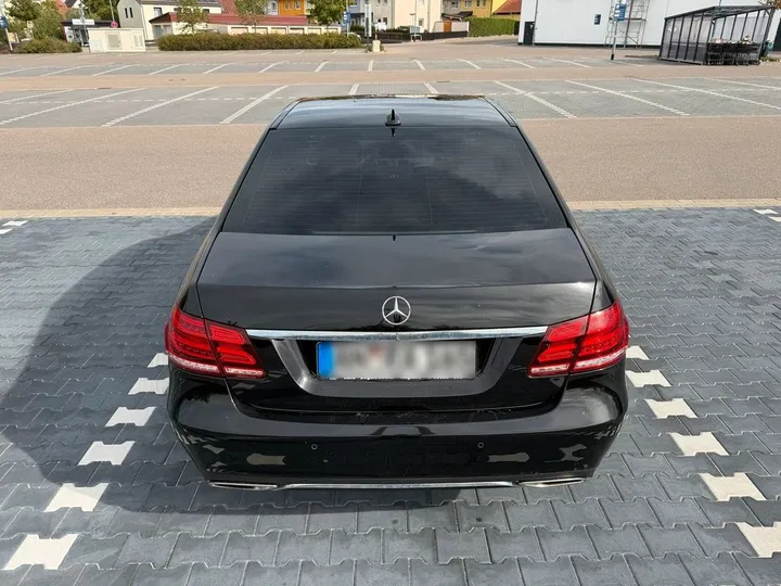 Mercedes-Benz E 220