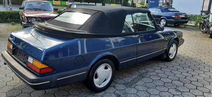 Saab 900