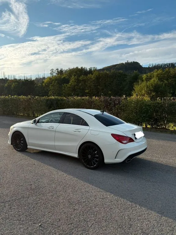 Mercedes-Benz CLA 200